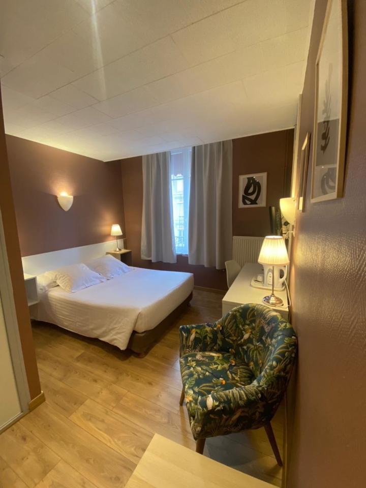 Hotel Le Pelican Charleville-Mézières Eksteriør billede