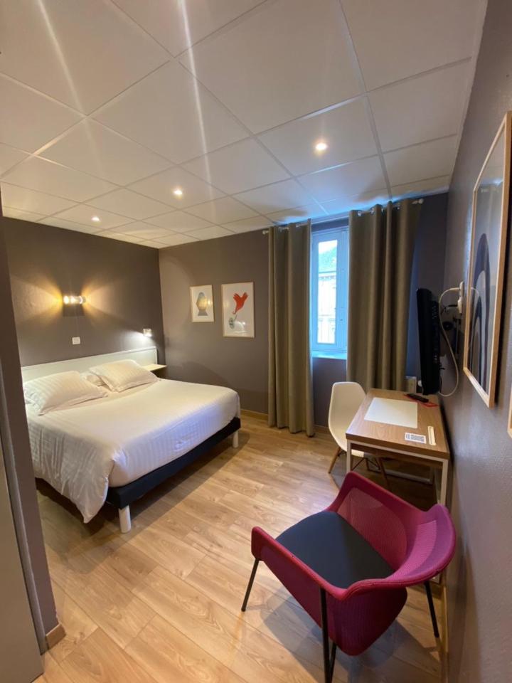 Hotel Le Pelican Charleville-Mézières Eksteriør billede